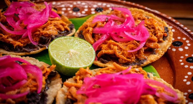 Panuchos yucatecos: uno de los platillos favoritos del Guillermo del Toro