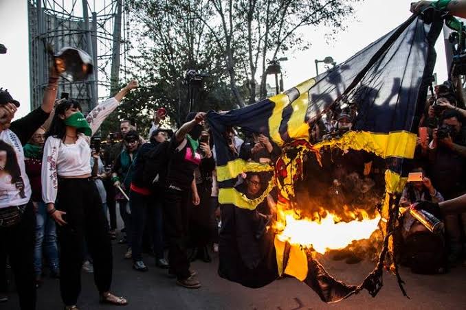 Protestan feministas en CDMX por burlas jugadores del Club América