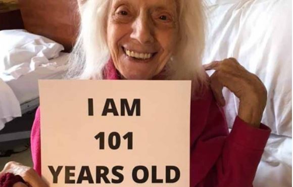 Mujer de 101 años sobrevivió a la gripe española, al cáncer y al Covid-19