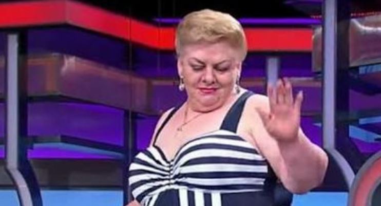 Paquita la del Barrio sufre una terrible caída