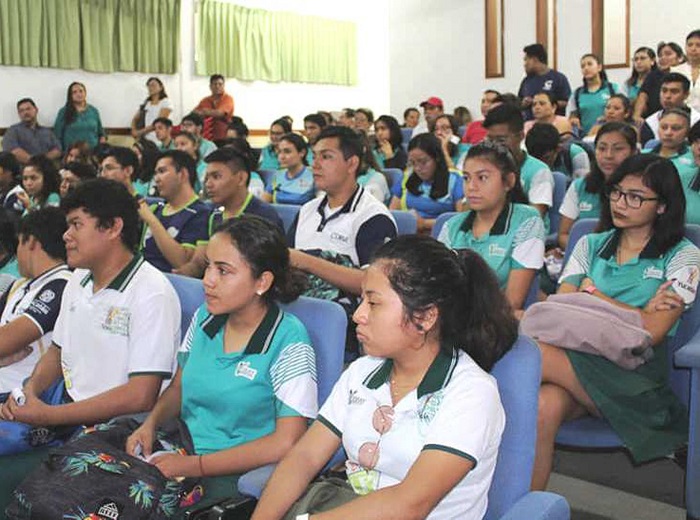 Yucatán: Alumnos del Cobay ayudarán a  adultos a que terminen su primaria