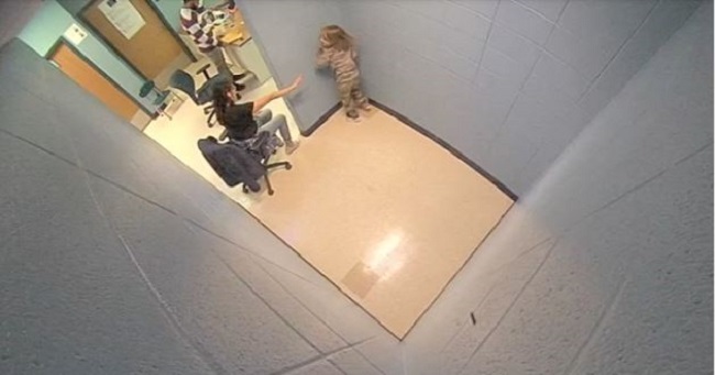Padres descubren en un vídeo porque su hijo llegaba asustado del colegio