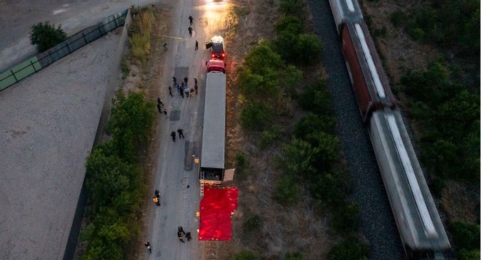 Suben a 46 los muertos hallados en camión, en Texas y hay 3 detenidos