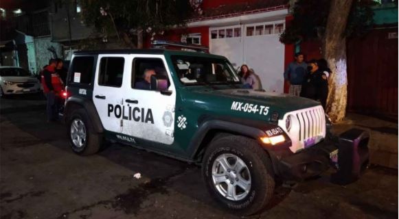 Asaltan y golpean a pareja de abuelitos en Iztapalapa