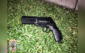 Policía de California dispara a hombre que portaba arma de paintball