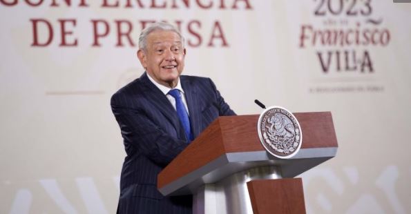 Según AMLO, quienes se manifiestan contra libros de texto "están manipulados"