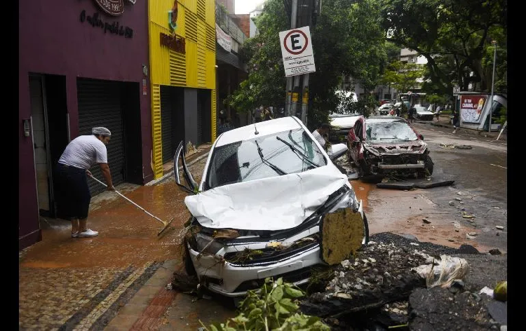 Lluvias récord en sureste de Brasil dejan 53 muertos