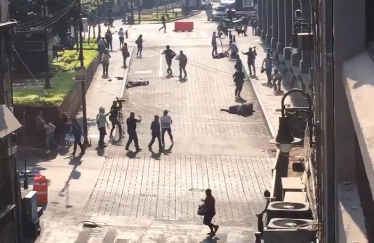 (VIDEO) Reporteros huyen de balacera en el centro de Cuernavaca