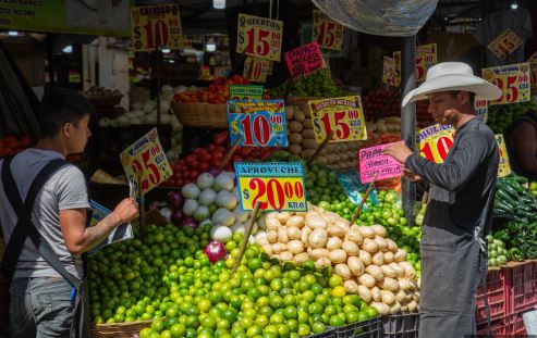 Inflación se disparó en enero pasado, pero, según AMLO, "no es para alarmarse"