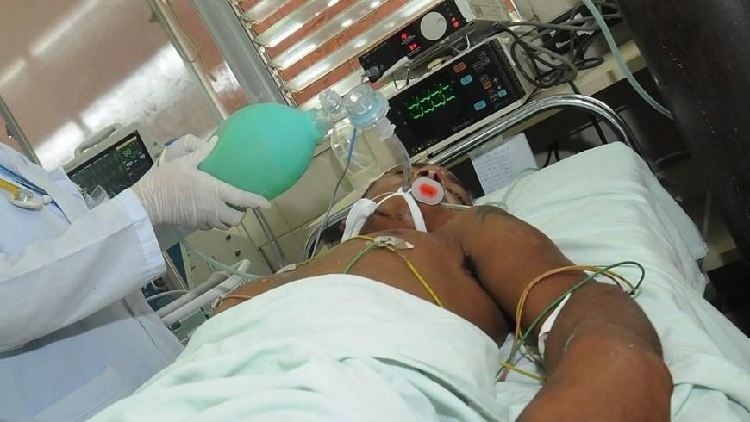 Mérida:  Lleva 4 días intubado; le dicen que tiene neumonía, influenza y Covid-19
