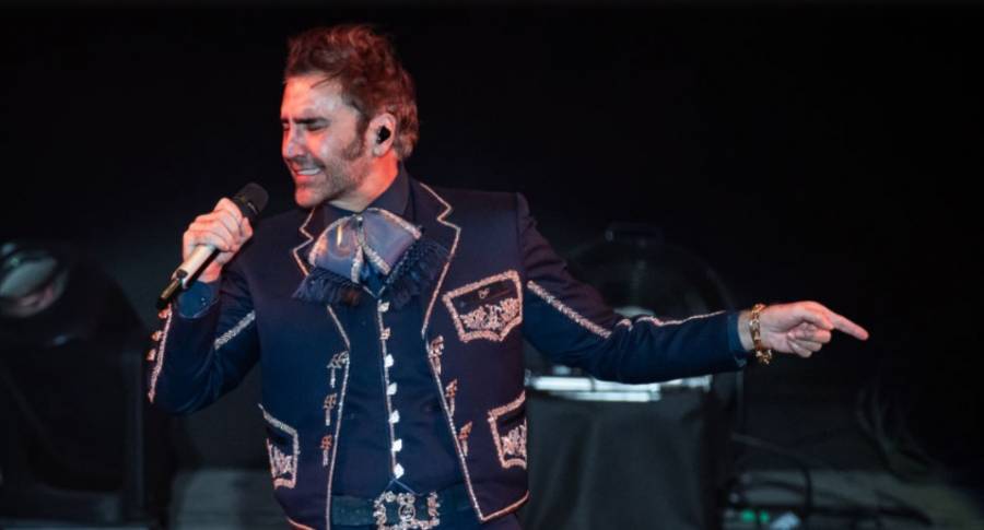 Alejandro Fernández rinde homenaje a su padre con 'Un millón de primaveras' en La México