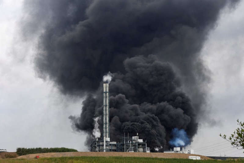 Fábrica en Alemania explota y deja 2 muertos y 31 heridos