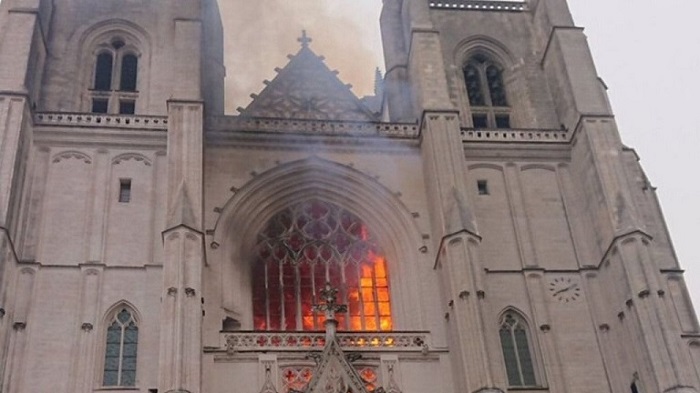 Incendio destruye completamente el órgano de la catedral de Nantes