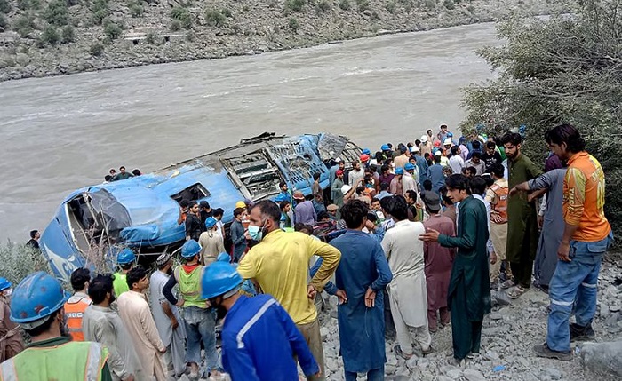 Accidente de bus deja 13 trabajadores muertos y varios heridos en Pakistán