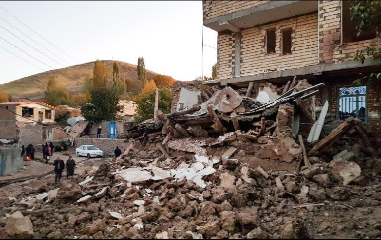 Suman seis muertos y más de 300 heridos por sismo en Irán