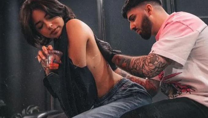 Ángela Aguilar por foto que se filtró mientras se hacía un tatuaje