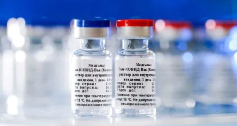 Vacuna rusa sería más efectiva que la de Oxford: inmunóloga israelí