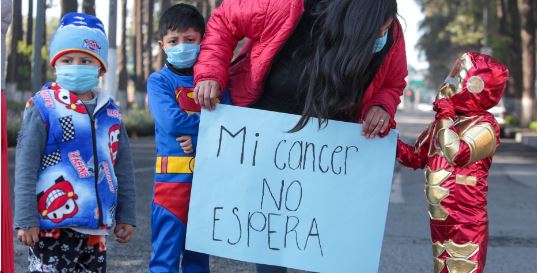 AMLO: "La gente que me pedía medicinas para niños con cáncer “fue contratada”