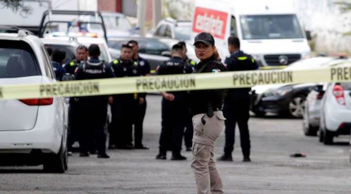 Puebla: Balacera en colegio con saldo de un adolescente muerto