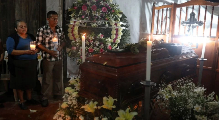 Con dolor, pueblo de Mixtla, Veracruz, despide a alcaldesa asesinada