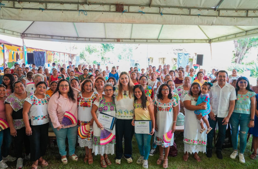 Cecilia Patrón reconoce la invaluable contribución de las mujeres