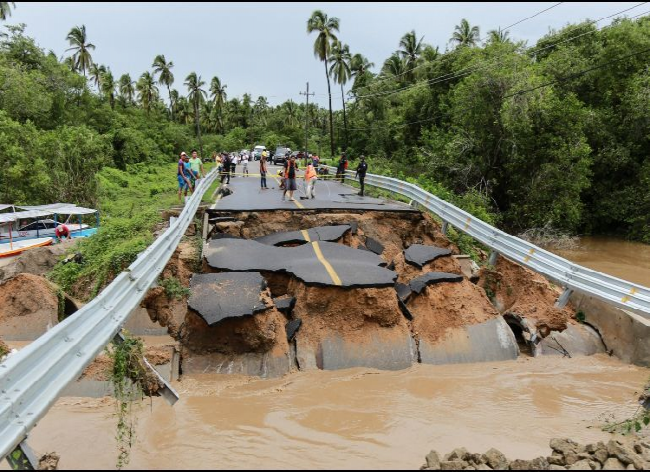 Tormenta tropical "Narda" toca tierra en Sinaloa y avanza hacia Sonora