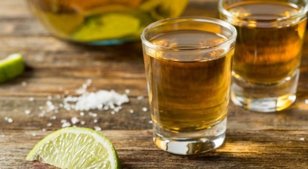 ¡Aprende a tomar tequila como un experto! Mira estos tips
