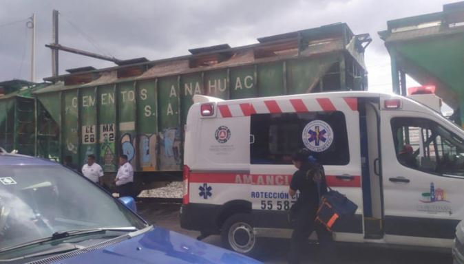 EDOMEX: Mujer pierde ambas piernas tras ser arrollada por tren de carga