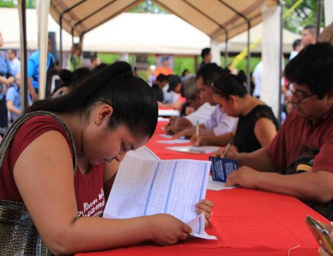 SEP lanza vacantes con sueldos de hasta 132 mil pesos al mes