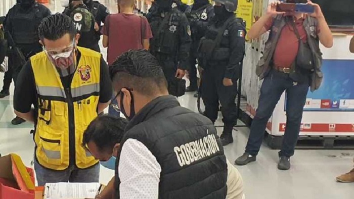 Guerrero: Entre empujones, irrumpen en tienda por ofertas durante pandemia