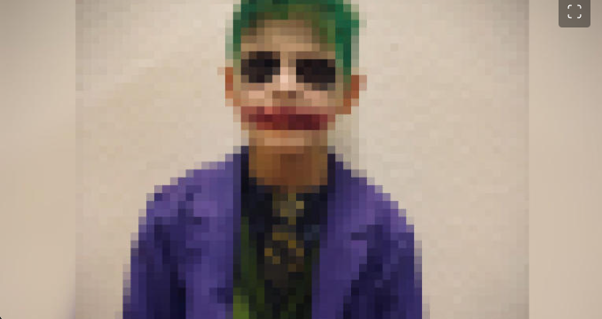 Estudiante se viste del ‘Joker’ veracruzano y ataca a su maestro de Ética