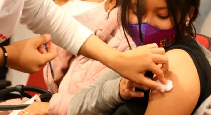 Gobierno Federal impugna orden judicial de vacunar a menores de 12 a 17 años