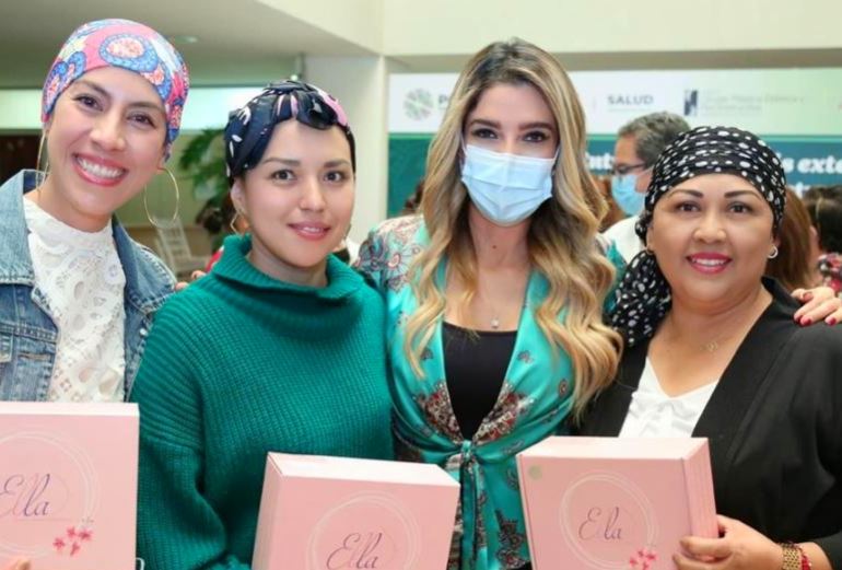 SLP. Donan prótesis mamarias y cirugías a sobrevivientes de cáncer de mama