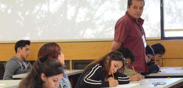 SEP cancela resultados de examen ya que 5,787 maestros se copiaron