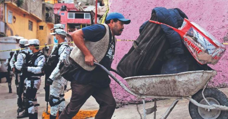 Damnificados por deslave en Cerro del Chiquihuite se niegan a abandonar su patrimonio