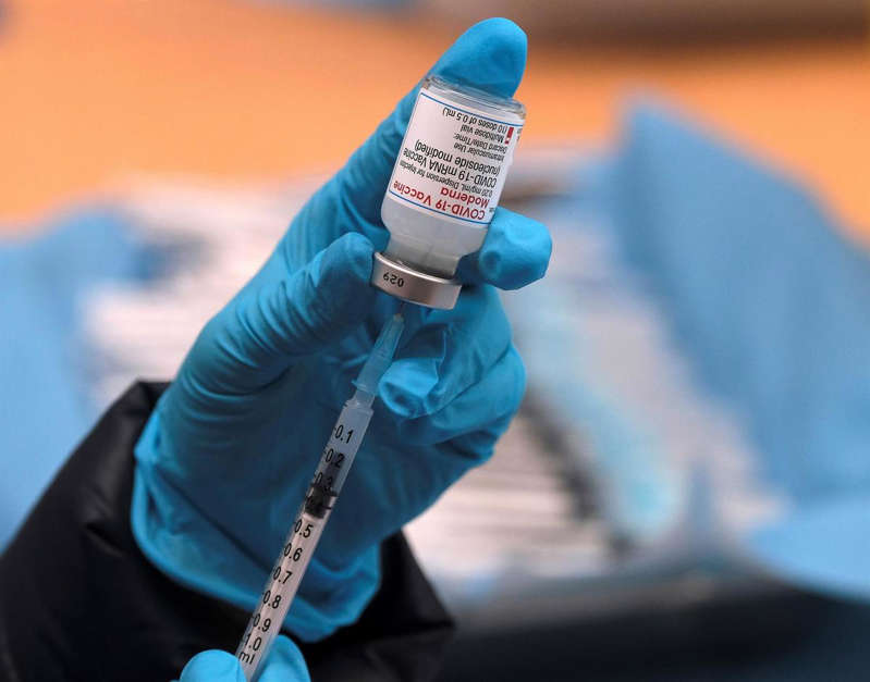 En Nueva Zelanda, hombre se vacuna contra Covid 10 veces el mismo día