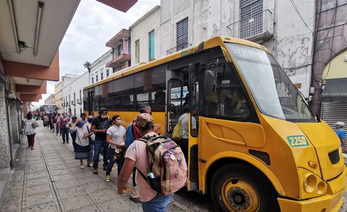 Se contagian algunos operadores del transporte público de Mérida