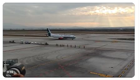 Desde Palacio inauguró López Obrador Mexicana de Aviación: El avión no se llenó