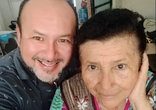 Triste relato de un hijo cuya madre yucateca con Covid-19 está confinada en Perú