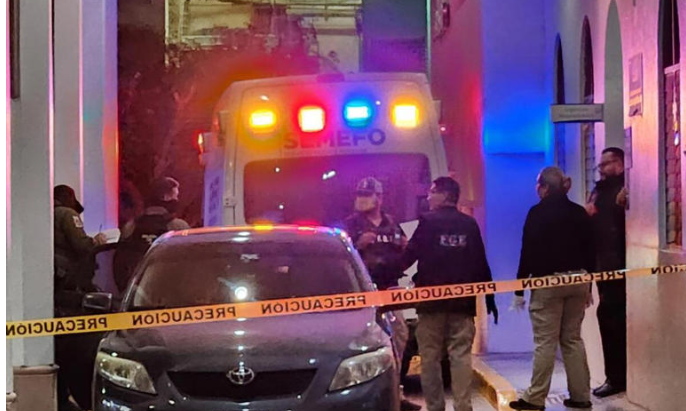 Culiacán: Hombres armados rematan a sujeto al exterior del área de urgencias en hospital