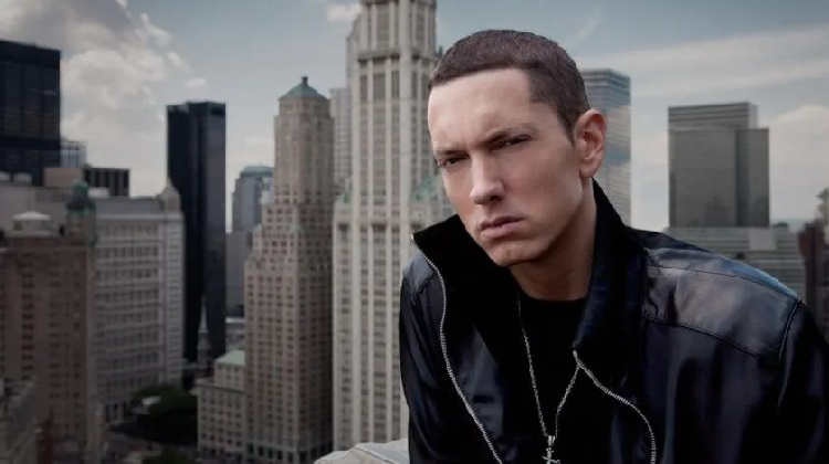 Hombre logra entrar a la casa de Eminem y se topó con el rapero