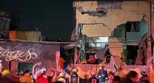 (VIDEO) CDMX: Explosión por acumulación de gases; dos muertos y 25 lesionados