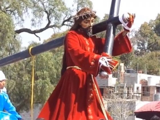 VIDEO: Captan imagen de Jesucristo supuestamente moviendo la cabeza