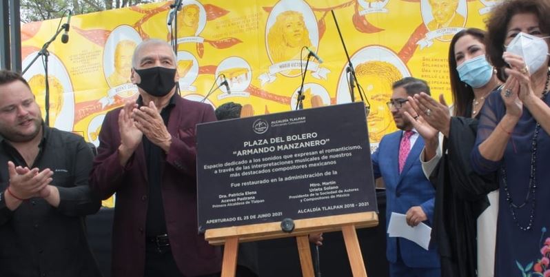 Inauguran en Tlalpan 'Plaza del bolero', el gran sueño de Armando Manzanero