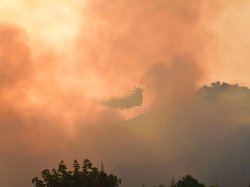 Incendios en Grecia amenazan a la antigua Olimpia