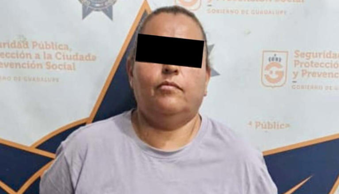 Detienen a mujer en Guadalupe por golpear a su pareja tras hallarle mensajes con su ex