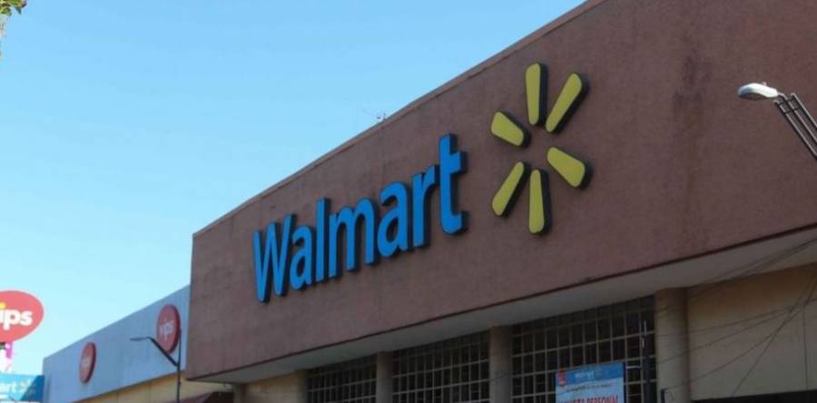 Walmart cede: sí aceptará a empacadores de la tercera edad