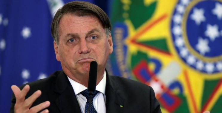 Bolsonaro dice que Brasil está arruinado y "no se puede hacer nada"