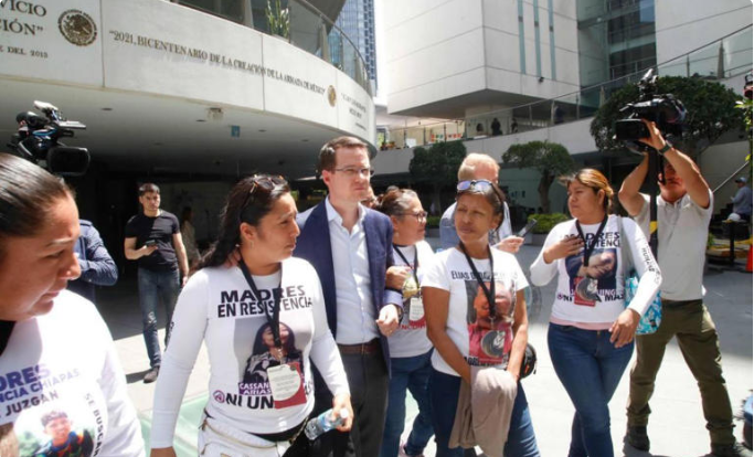 Madres buscadoras se reúnen con senadores del PAN; buscan ser tomadas en cuenta