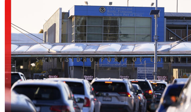 Acusan a agentes fronterizos de aceptar sobornos para dejar entrar migrantes a EE.UU.